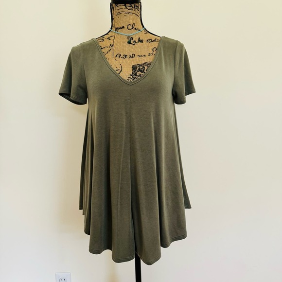 Green Envelope Los Angeles Army Green Criss Cross Back Flowy Relaxed Top Sz XS - Picture 1 of 6